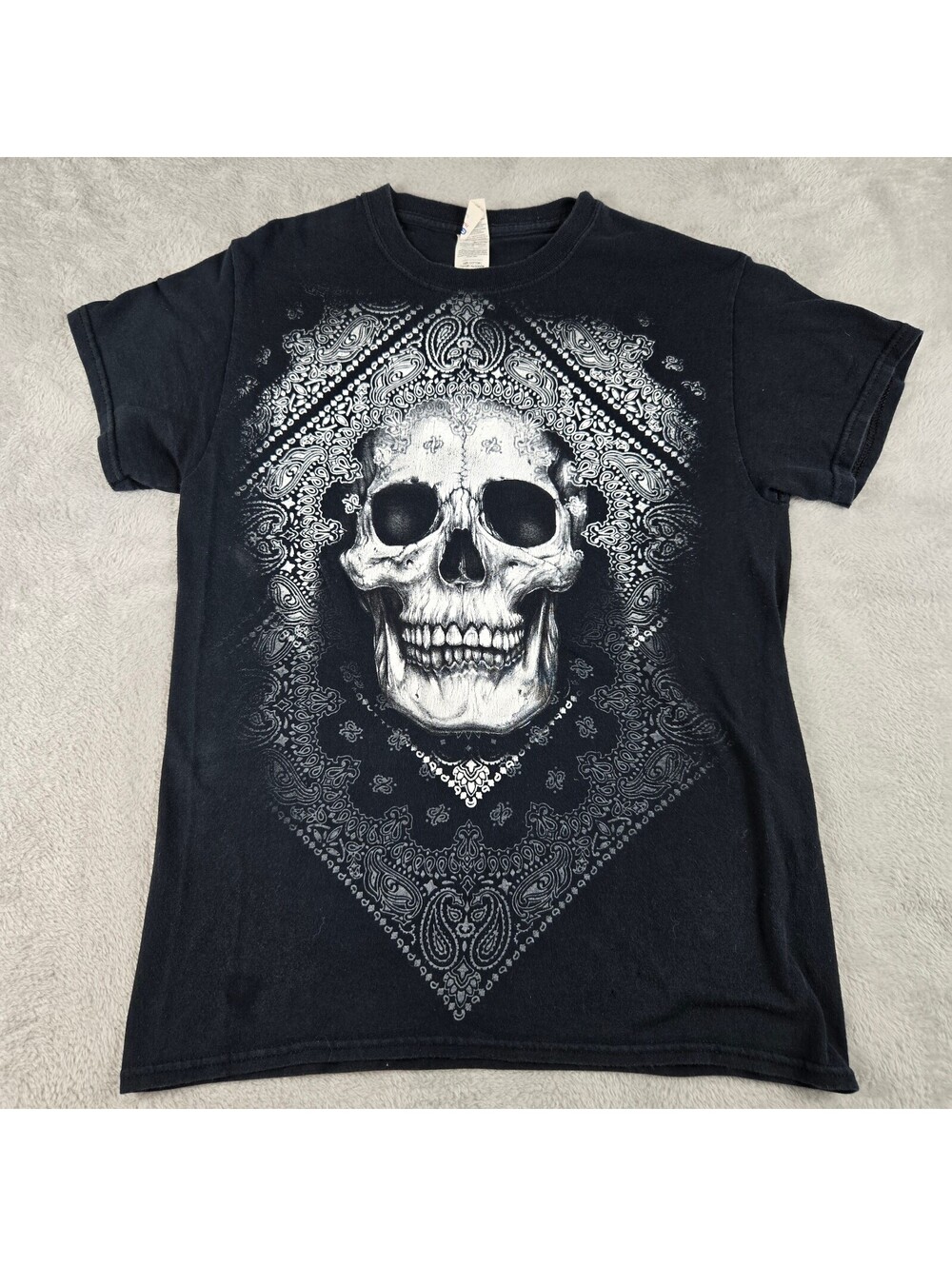 Black Skull Bandana Graphic T Shirt Gildan Heavy Cotton Size Small